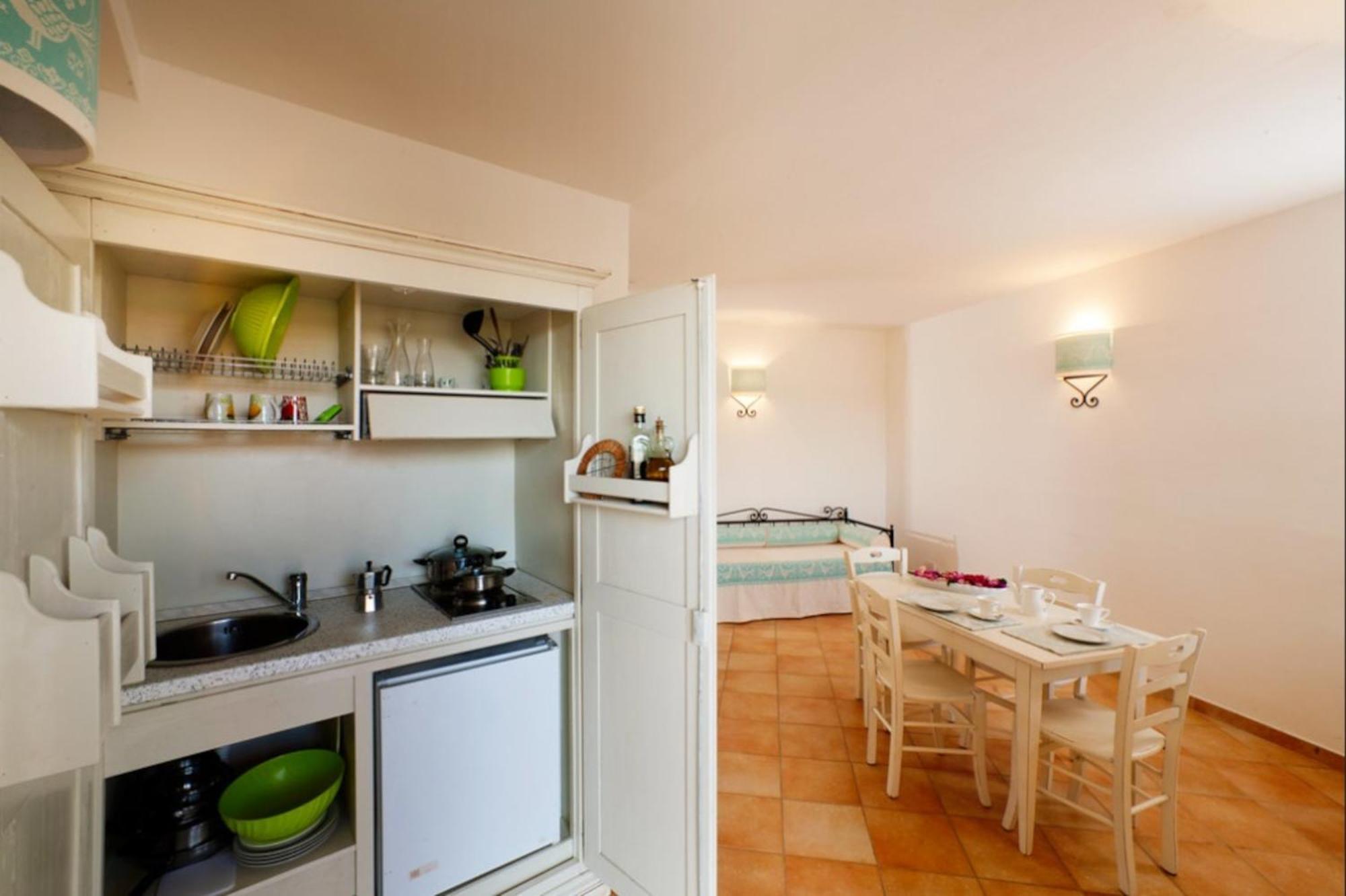Residence Baia Dei Mirti Vignola Mare ภายนอก รูปภาพ