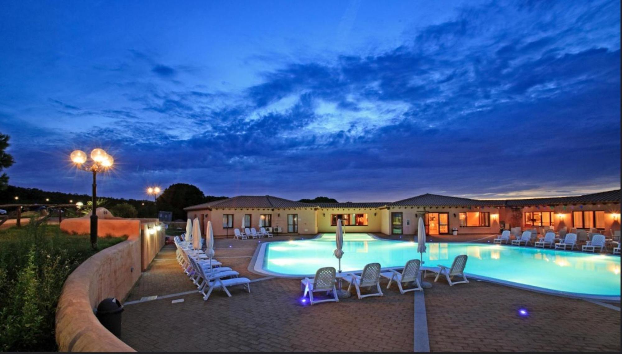 Residence Baia Dei Mirti Vignola Mare ภายนอก รูปภาพ