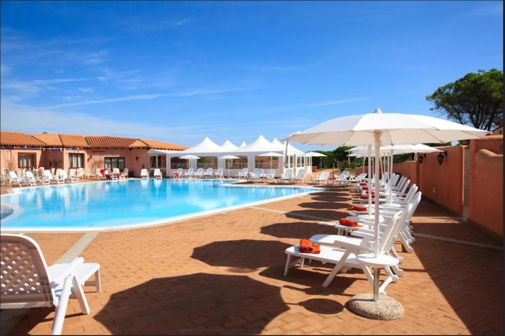 Residence Baia Dei Mirti Vignola Mare ภายนอก รูปภาพ