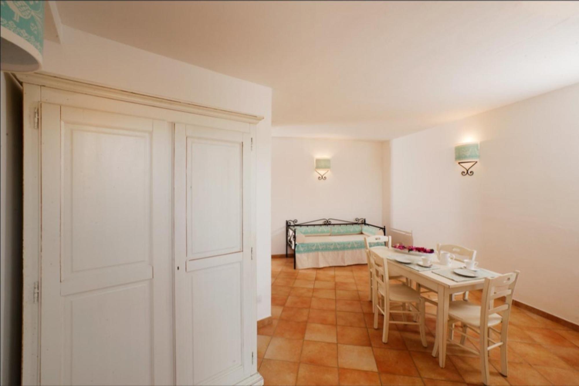 Residence Baia Dei Mirti Vignola Mare ภายนอก รูปภาพ