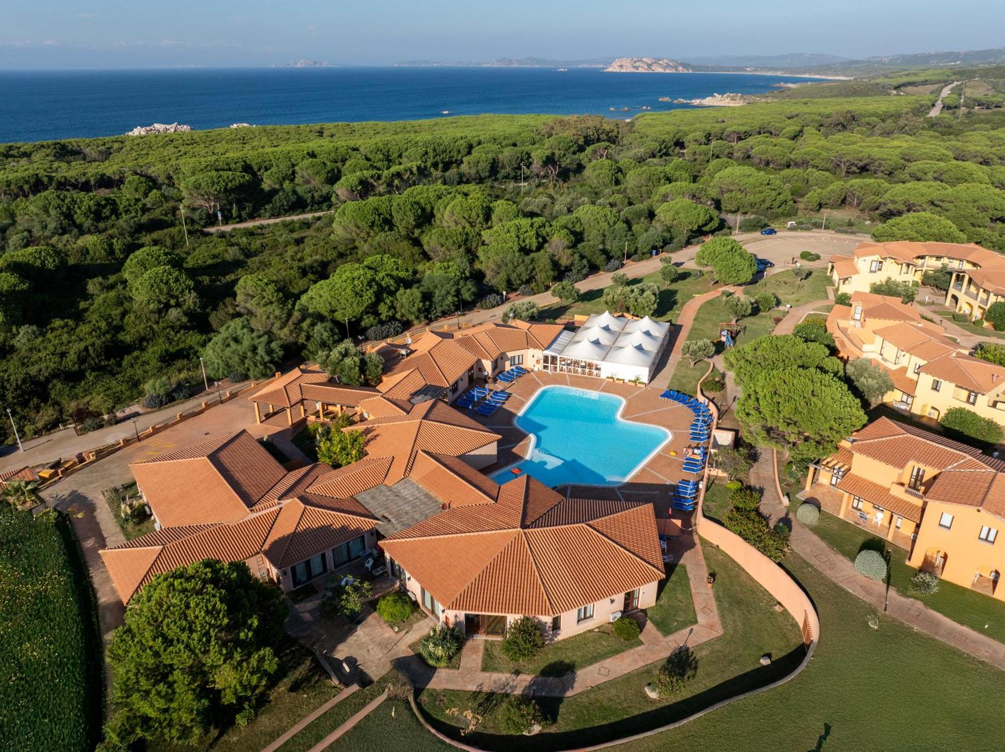 Residence Baia Dei Mirti Vignola Mare ภายนอก รูปภาพ