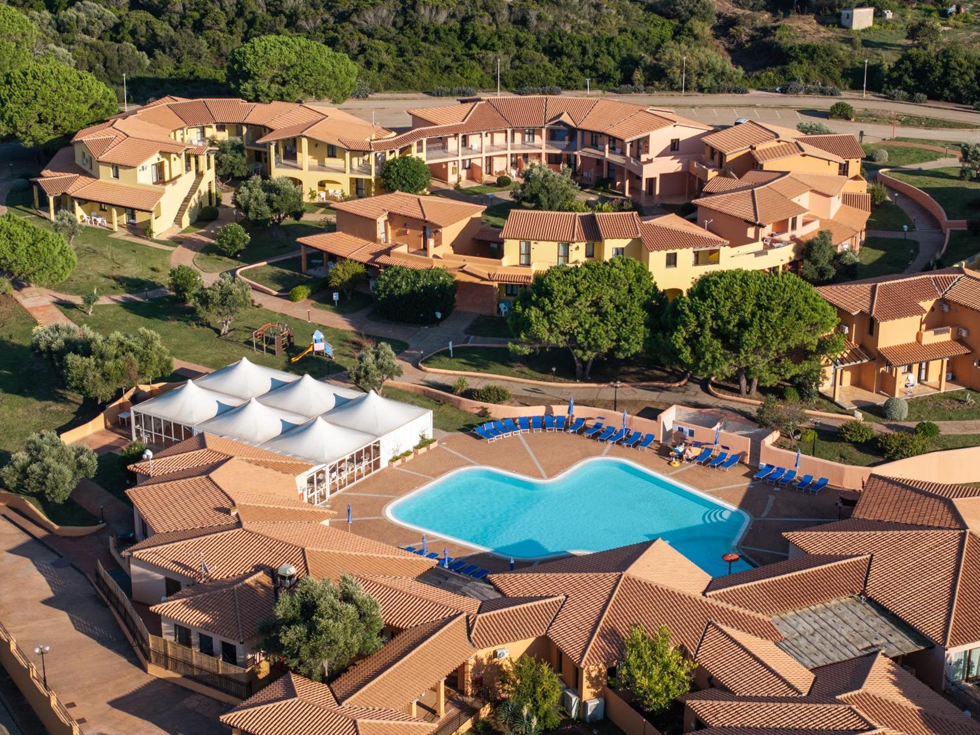 Residence Baia Dei Mirti Vignola Mare ภายนอก รูปภาพ