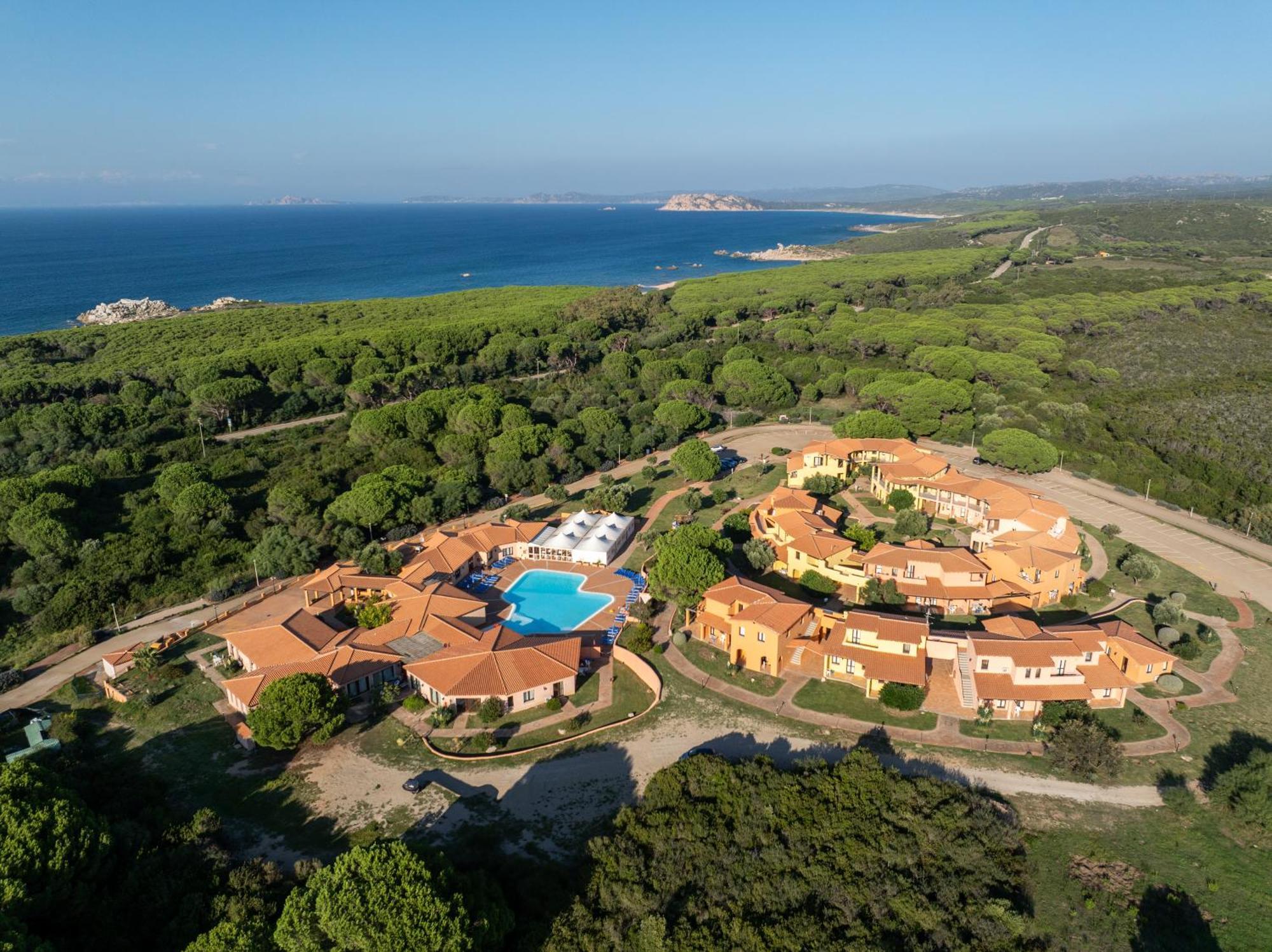 Residence Baia Dei Mirti Vignola Mare ภายนอก รูปภาพ