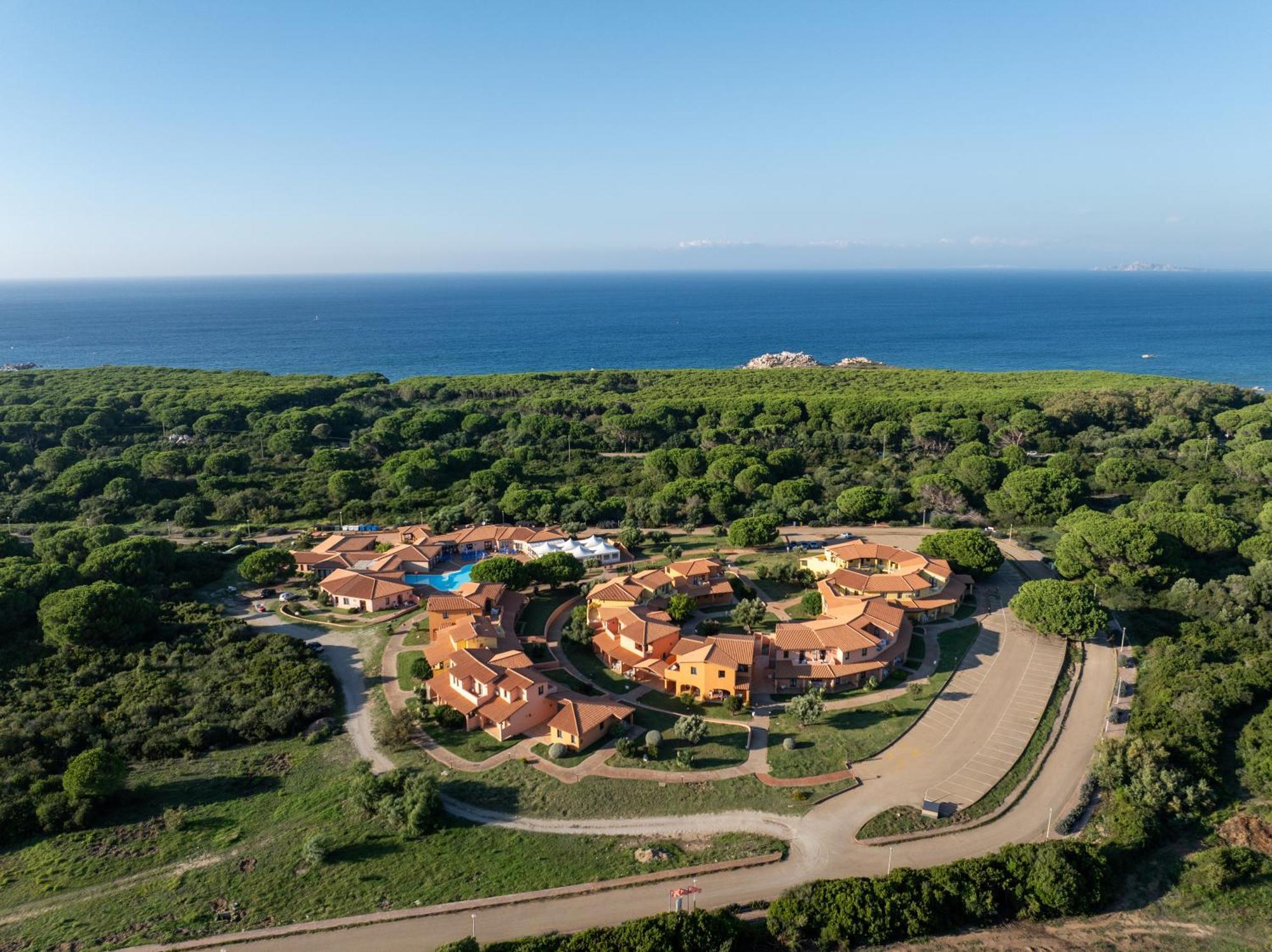 Residence Baia Dei Mirti Vignola Mare ภายนอก รูปภาพ