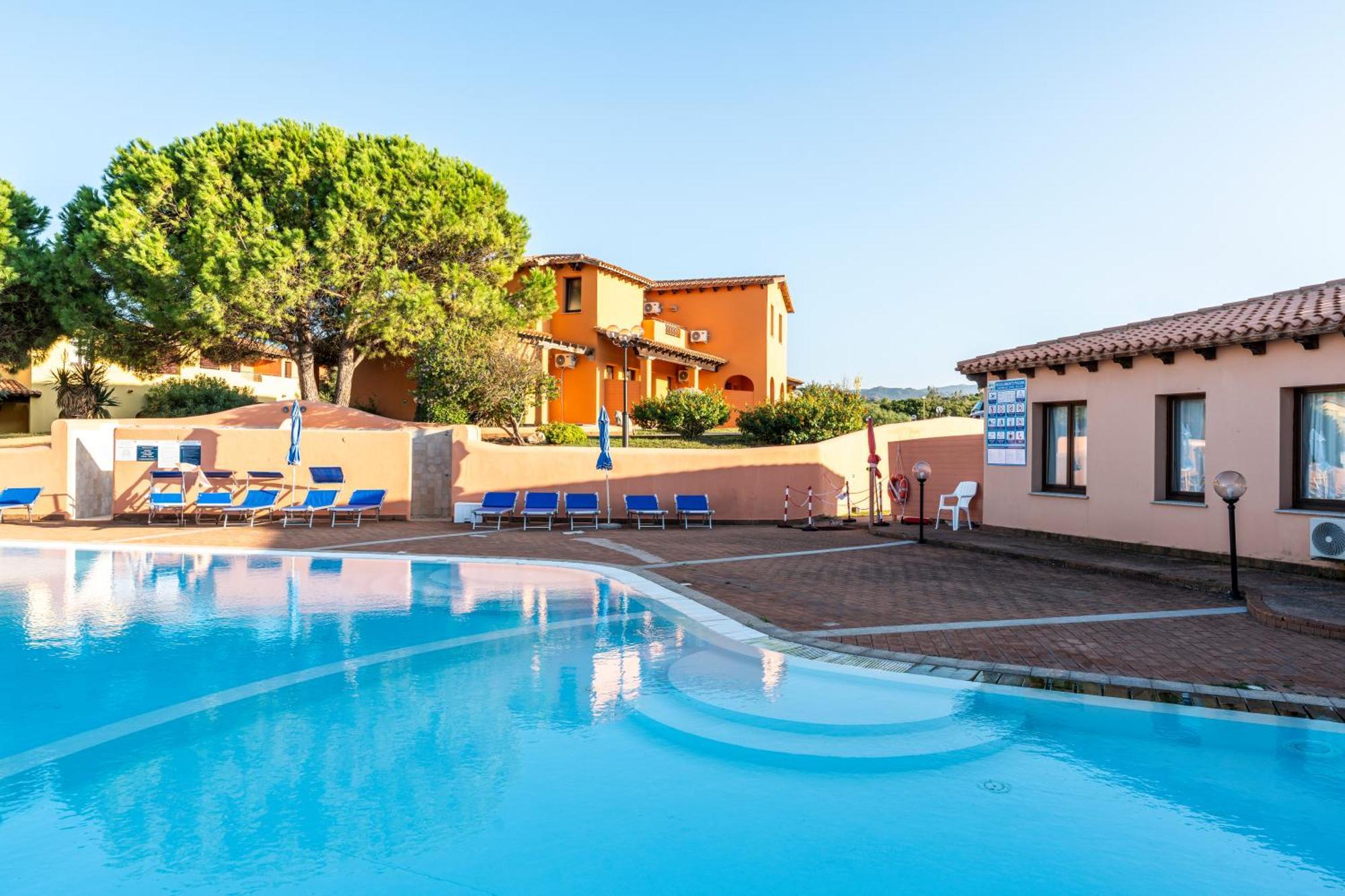 Residence Baia Dei Mirti Vignola Mare ภายนอก รูปภาพ