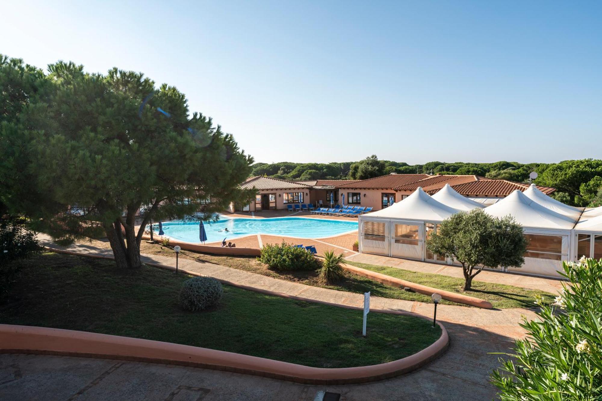 Residence Baia Dei Mirti Vignola Mare ภายนอก รูปภาพ